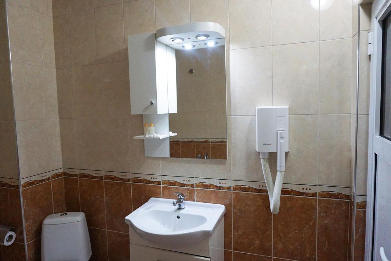 Хотел Златна Котва Kazanlak Exterior photo