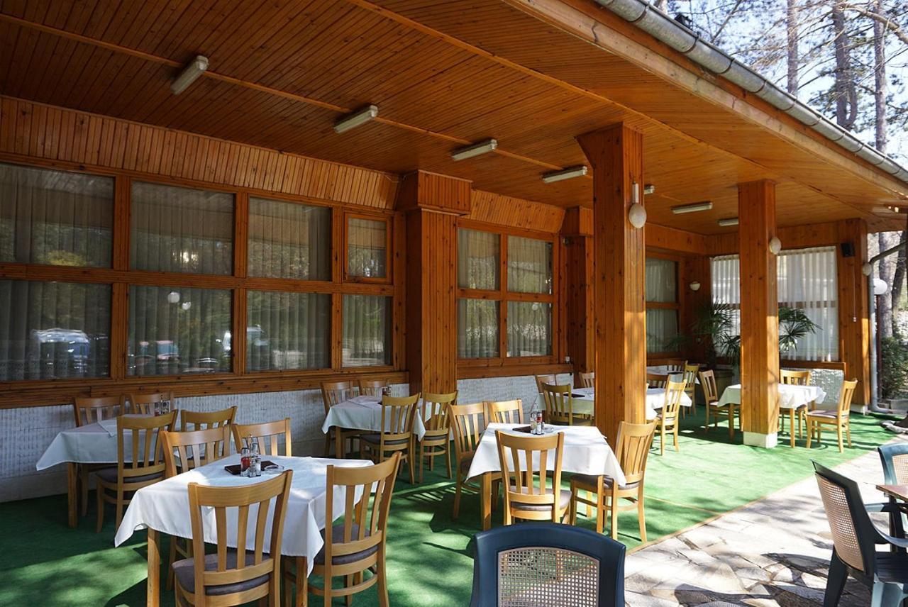 Хотел Златна Котва Kazanlak Exterior photo
